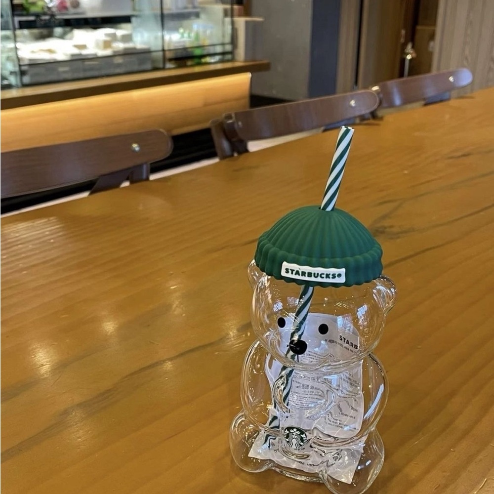Starbucks Bearista Bear Clear Cold Cup 20 oz Green Lid & Straw - Picture 5 of 9